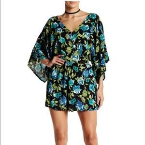 Romeo & Juliet Couture Womens Floral Kimono Sleeve V-Neck BoHo Romper Size Small